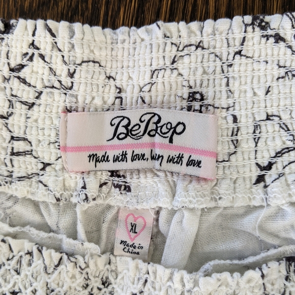 🌼 BeBop Linen Tie-Front Hibiscus Floral Shorts XL NWT - Picture 3 of 7